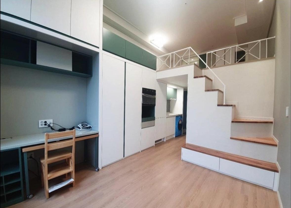 Excellent Location, Comfortable, Dyson Airwrap Apartment *