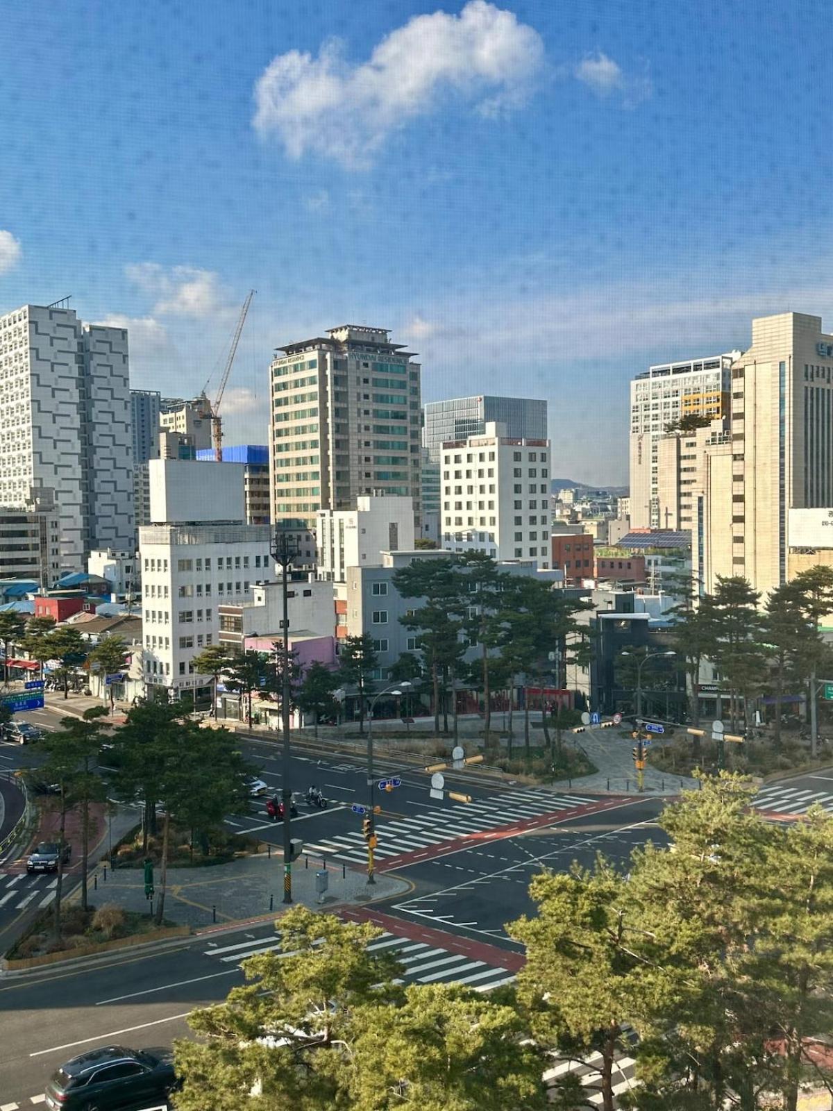 Excellent Location, Comfortable, Dyson Airwrap * Seoul